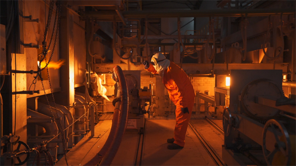 浮法玻璃生產(chǎn)線。受訪者供圖