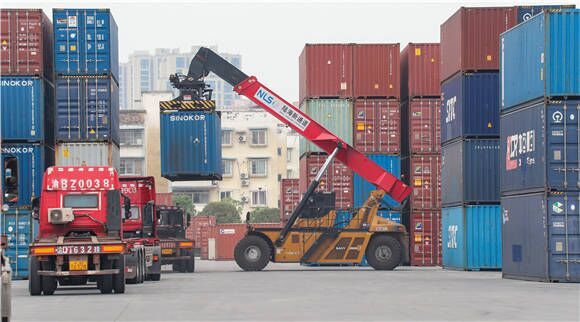 02 西部陸海新通重慶無水港。華龍網(wǎng) 通訊員郭晉 攝