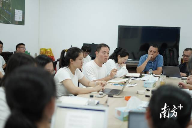 “夜總會(huì)”現(xiàn)場。