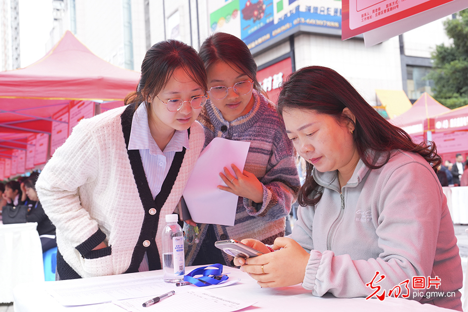 【職引未來】求職招聘“雙向奔赴”，穩(wěn)崗就業(yè)精準(zhǔn)發(fā)力