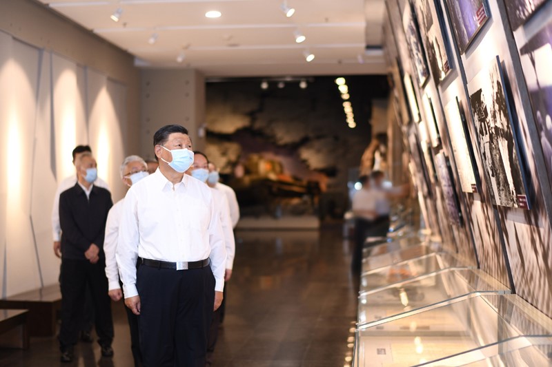 2022年8月16日至17日，中共中央總書記、國家主席、中央軍委主席習近平在遼寧考察。這是16日下午，習近平在錦州市考察遼沈戰(zhàn)役紀念館。 新華社記者 燕雁 攝