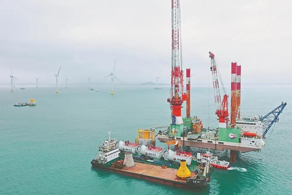 福能集團(tuán)曾是“一煤獨(dú)大”的老國企，近年來積極轉(zhuǎn)型，布局新能源、新材料、醫(yī)療健康等領(lǐng)域。圖為福能集團(tuán)三川海上風(fēng)電項(xiàng)目。（資料圖片）