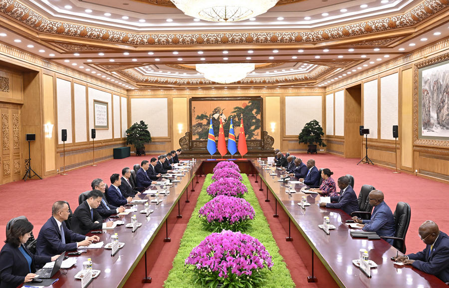 9月2日上午，國家主席習(xí)近平在北京人民大會(huì)堂會(huì)見來華出席中非合作論壇北京峰會(huì)的剛果（金）總統(tǒng)齊塞克迪。