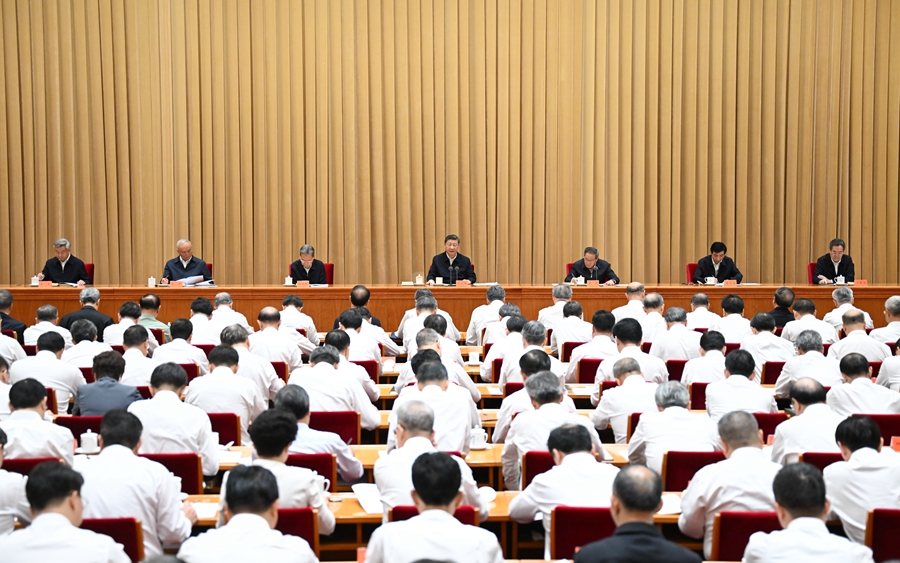 7月14日至15日，中央城市工作會議在北京舉行。中共中央總書記、國家主席、中央軍委主席習(xí)近平出席會議并發(fā)表重要講話。中共中央政治局常委李強、趙樂際、王滬寧、蔡奇、丁薛祥、李希出席會議。