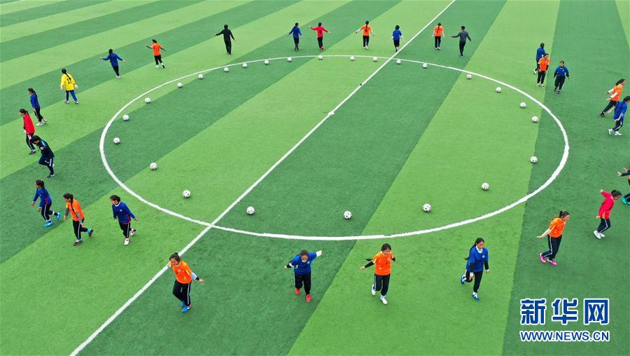（體育·專題）（19）足球——踢球吧！草原女孩