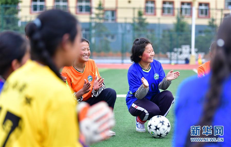 （體育·專題）（15）足球——踢球吧！草原女孩