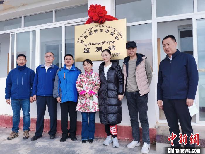 揭牌儀式現(xiàn)場(chǎng)?！垪?攝