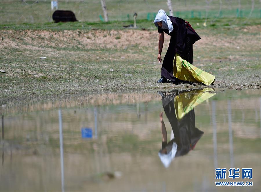 （走向我們的小康生活）（4）青?，敹啵狐S河源的幸福村
