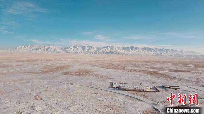 圖為冬季茶卡天空壹號(hào)景區(qū)。　李江寧 攝