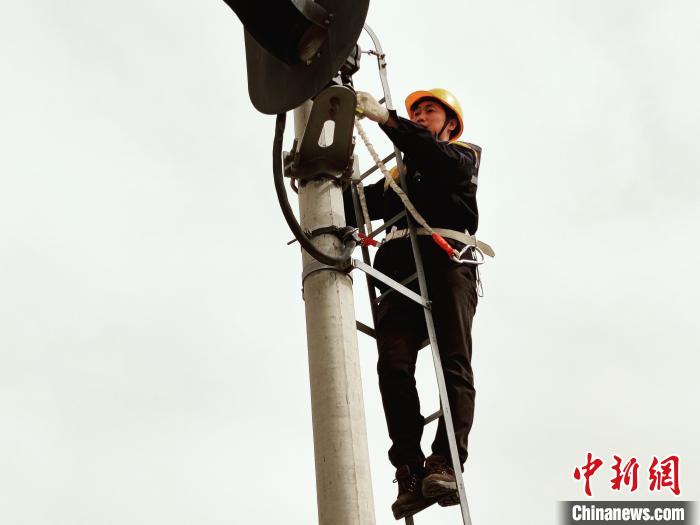 青?！胺蚱迿n”攜手守護(hù)“天路”平安