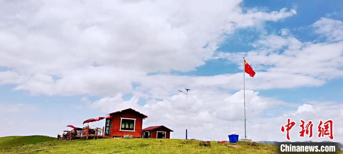 圖為地處同仁市加吾鄉(xiāng)東維村的農(nóng)家樂(lè)?！⑿憔?攝