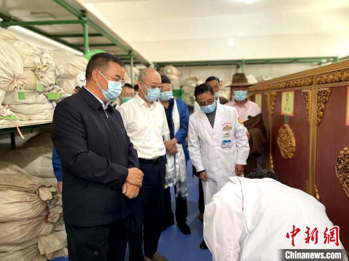 青海：“花式”取經(jīng)，傳承應(yīng)用多項(xiàng)中藏醫(yī)適宜技術(shù)