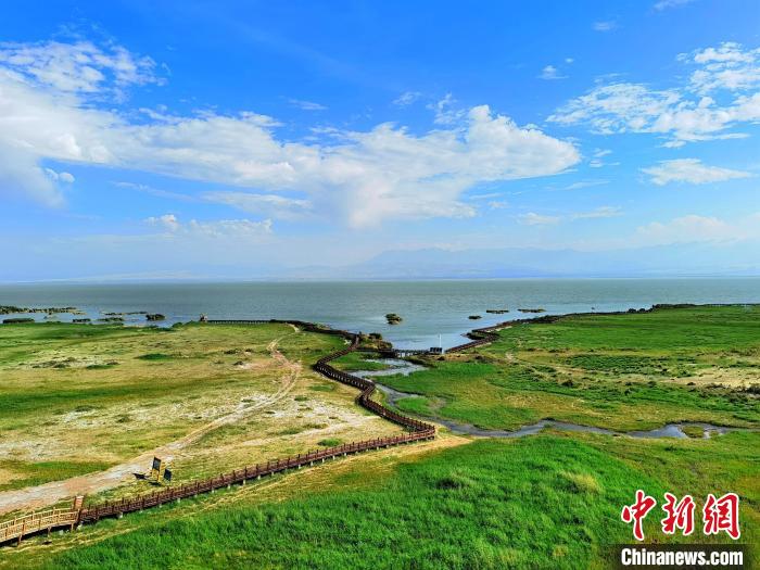 圖為航拍都蘭湖國家濕地公園。　祁增蓓 攝
