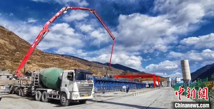 T梁發(fā)運現(xiàn)場?！≈需F八局 供圖