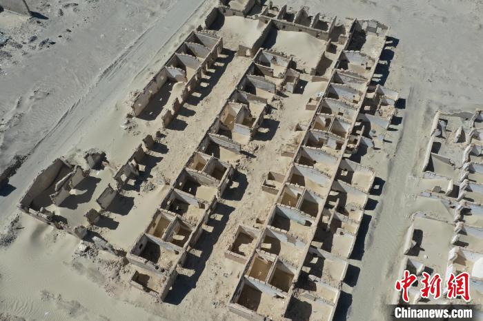 航拍青海省海西蒙古族藏族自治州茫崖市冷湖石油工業(yè)遺址保護(hù)區(qū)?！●R銘言 攝