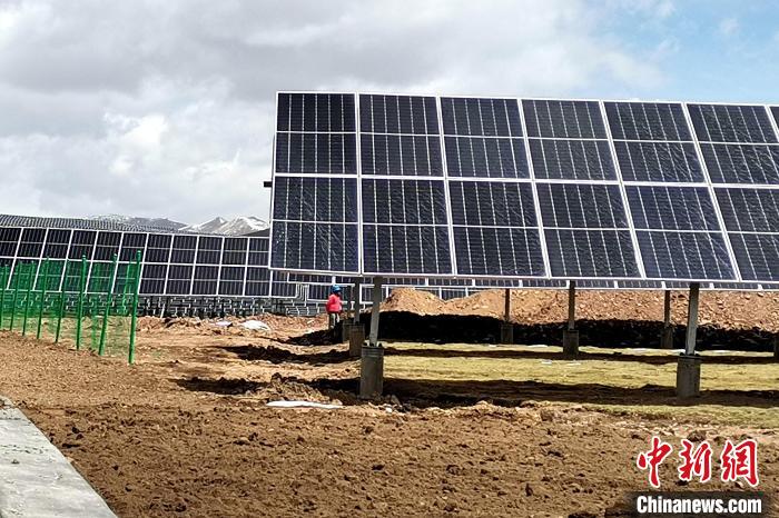 采煤區(qū)變“光伏園”高原“海濱藏城”實(shí)現(xiàn)綠色轉(zhuǎn)型