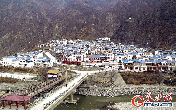 我們的家園｜黨建引領(lǐng)發(fā)展，這座高原山村“變身”別墅村