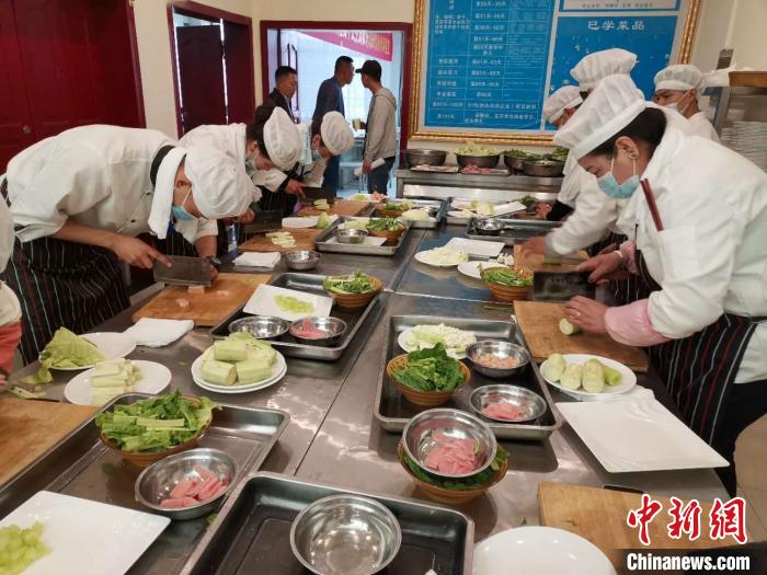 拉薩聚焦高校畢業(yè)生、農(nóng)牧民就業(yè)任務(wù)指標(biāo)均超額完成