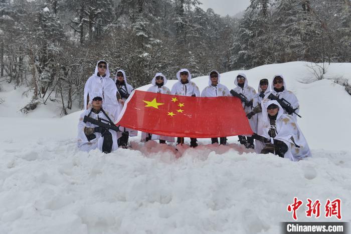 圖為主權宣誓?！铎o 攝