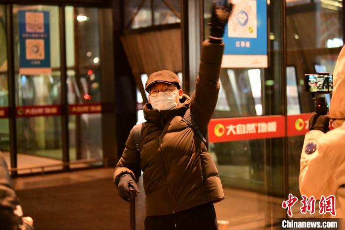 1月9日晚剛到沈陽。　鐵西區(qū)委宣傳部 攝