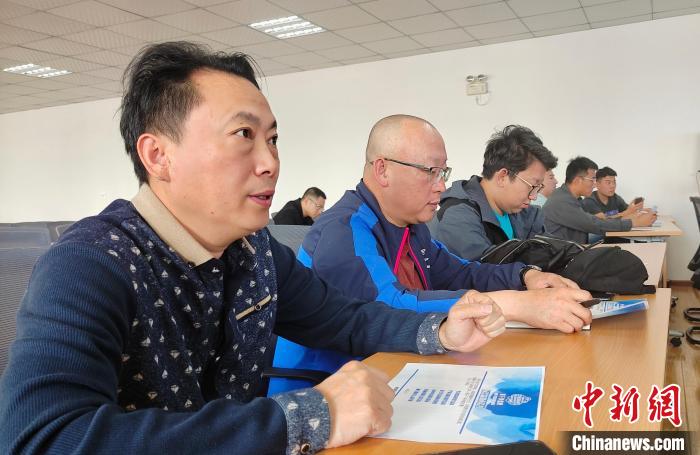 圖為培訓(xùn)會(huì)現(xiàn)場(chǎng)?！∝暽＠?攝