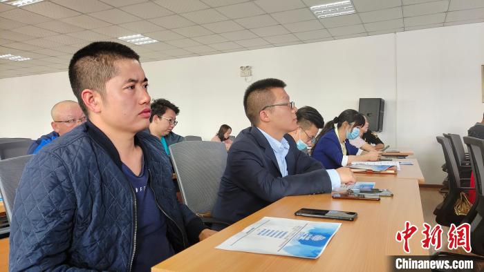 圖為培訓(xùn)會(huì)現(xiàn)場(chǎng)?！∝暽＠?攝