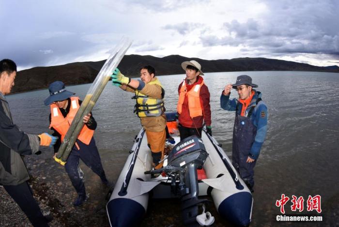 圖為科考隊員順利完成浪錯采樣滿載而歸。 <a target='_blank' ><p  align=