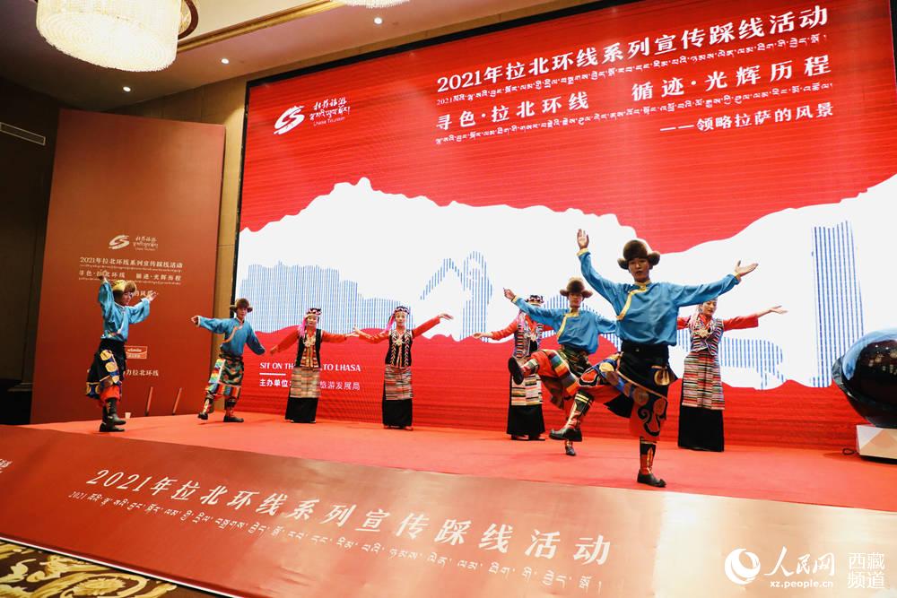 文藝表演。人民網(wǎng) 次仁羅布攝