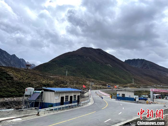 西藏邊境警察：守護(hù)G219！在移動(dòng)方艙的青春堅(jiān)守