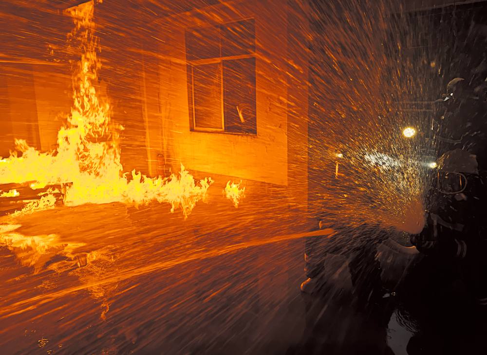 滅火救援演練，畫面震撼。