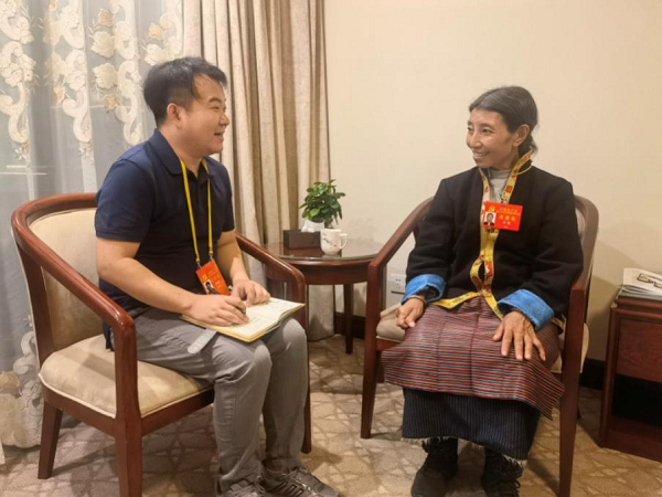 【記者手記Vlog】“守邊的‘阿佳’，您還好嗎”——記者與卓嘎代表再相遇