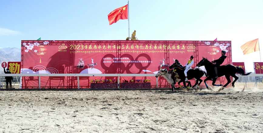 藏歷新年，精彩的馬術(shù)表演。潘多攝