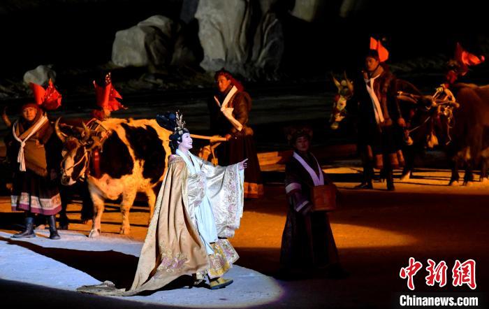 3月17日，西藏拉薩，《文成公主》大型史詩劇演出現(xiàn)場?！±盍?攝