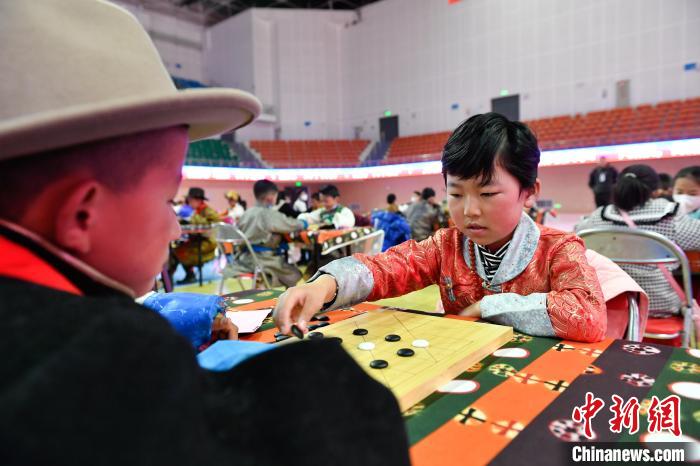 圖為比賽現(xiàn)場。　貢嘎來松 攝