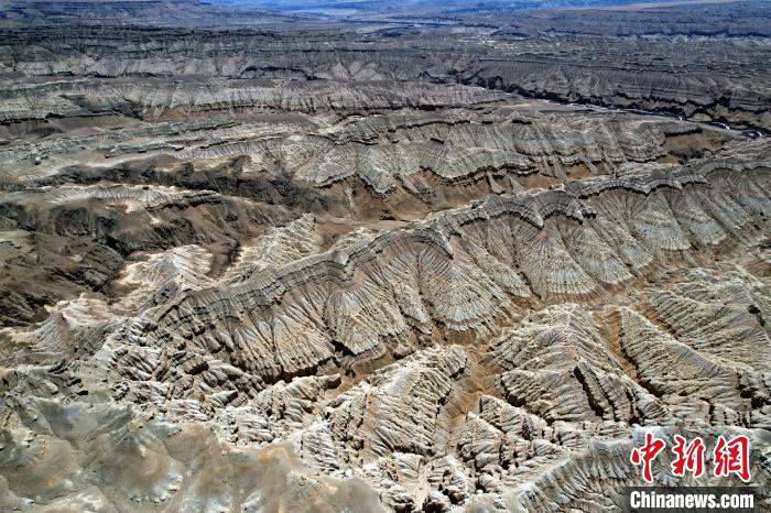 4月5日，西藏阿里札達土林。(無人機照片) 李林 攝