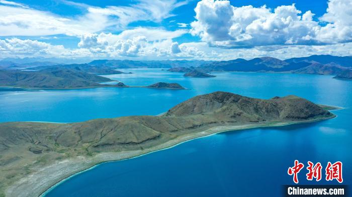 圖為羊卓雍措風(fēng)光。資料圖 山南市旅游發(fā)展局供圖