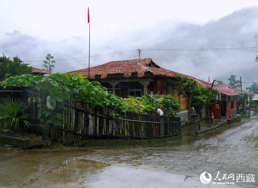 門巴族的特色庭院。