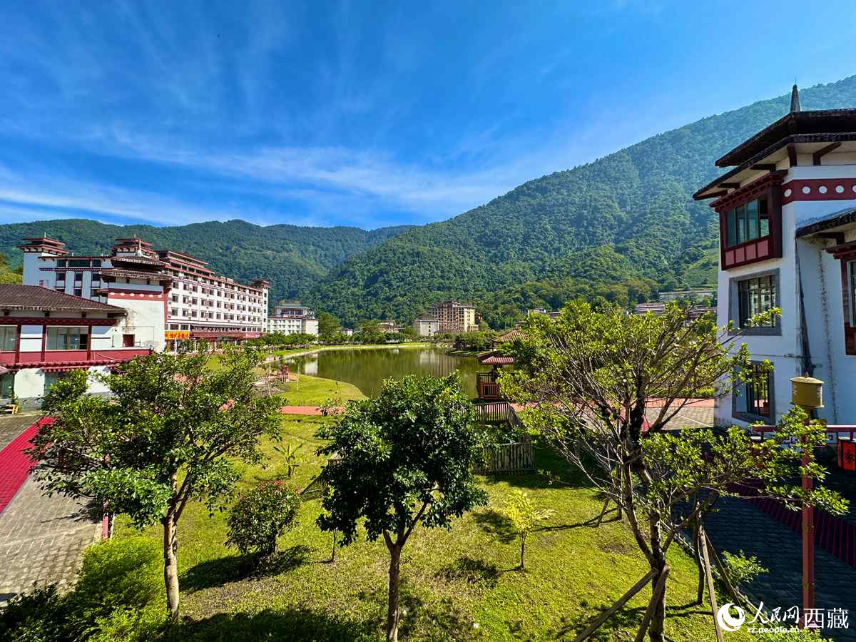 四季如春的墨脫縣。人民網記者 次仁羅布攝