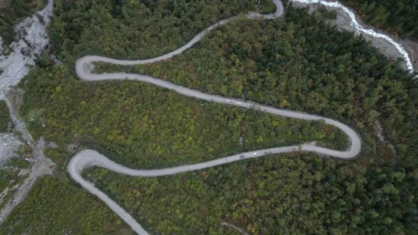 幾代建設(shè)者，歷經(jīng)半個(gè)多世紀(jì)完成！這是一條怎樣的公路？