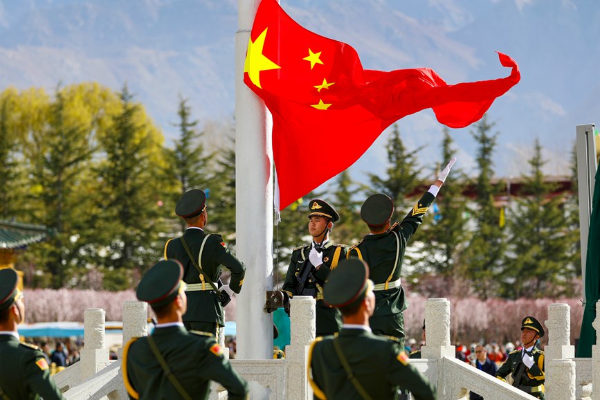 升旗儀式現(xiàn)場。