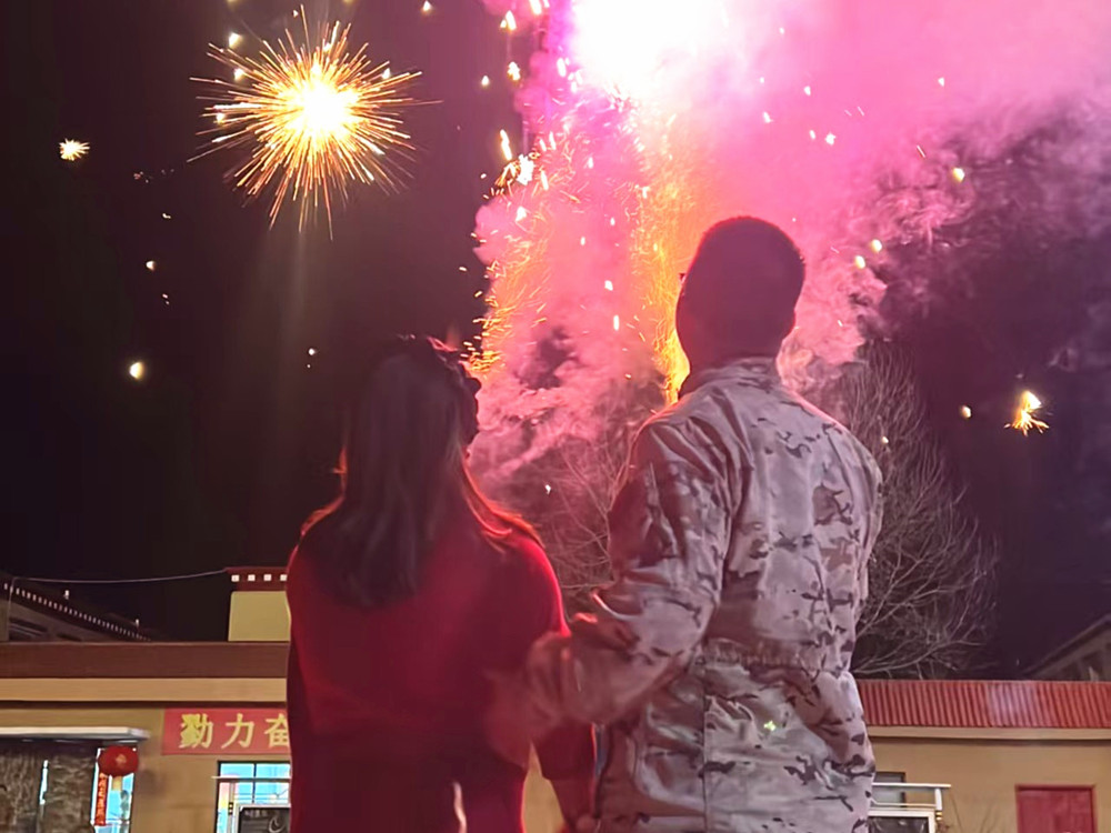 來隊家屬的溫馨瞬間?；粢綌z