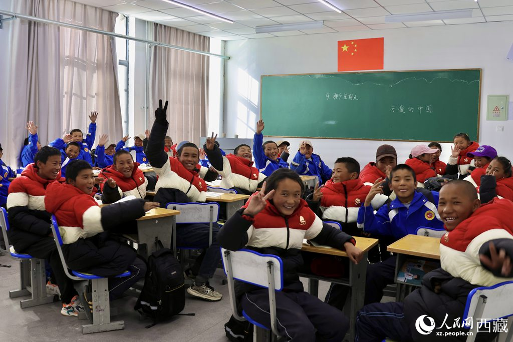 安置在定日縣委黨校讀書的學生。人民日報記者 鮮敢攝