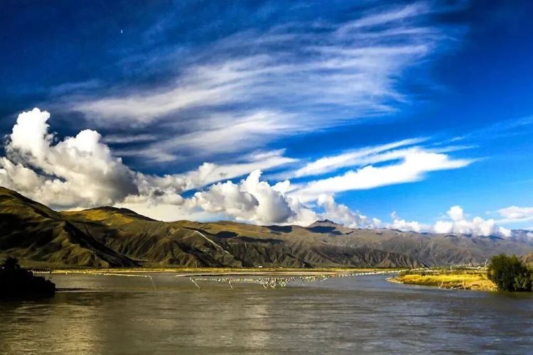 懂西藏的人，一定不會(huì)錯(cuò)過林芝的秋天