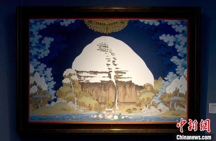 圖為5月16日，展覽中新創(chuàng)唐卡作品《岡底斯山》?！±盍?攝